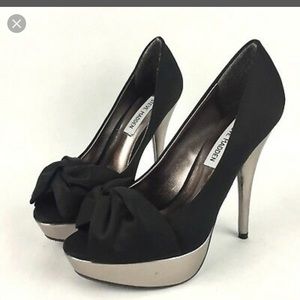 Steve Madden black & metallic gray platform heels